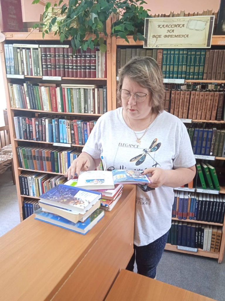 Любимова.jpg